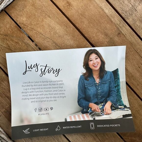 LUG Swivel Convertible Crossbody Bag & Heart Shape Pouch - Picture 9 of 9